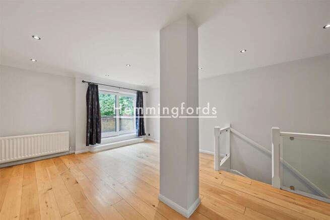 Welland Mews E1W-11.jpg