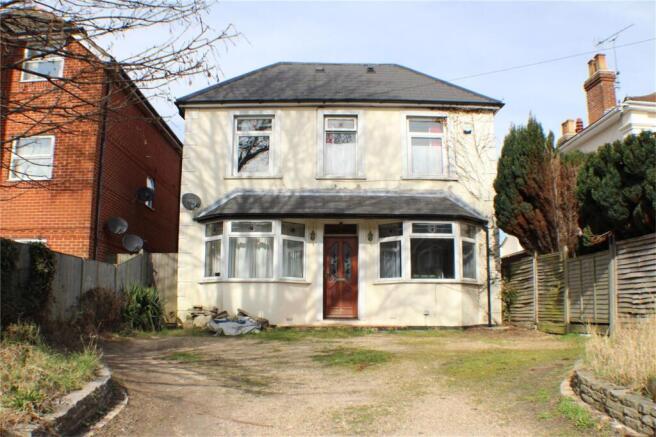 A 5 bedroom Detached House for sale presenting a