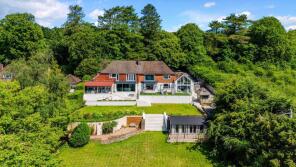 Trevena, Chestnut Avenue, Westerham TN16 2EJ