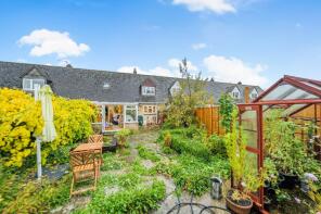 6, Gassons Mead, Station Road, Bampton OX18 2PT