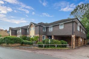 11, The Cloisters, Church Lane, Kings Langley WD4 8JT