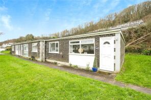 25 Valley Bungalows, Millendreath Holiday Village, Millendreath PL13 1PD