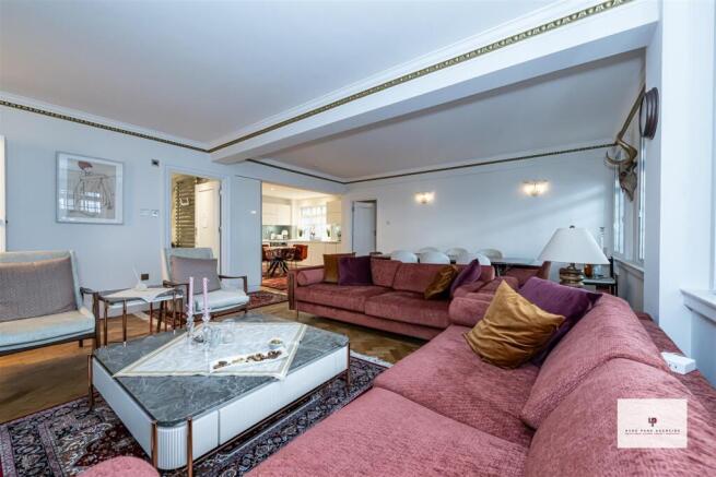 Chiltern Court 166-008 HR - HPA.jpg