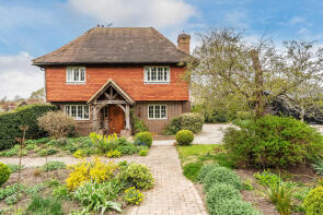 Medlar Cottage, How Green Lane, Edenbridge TN8 7NN