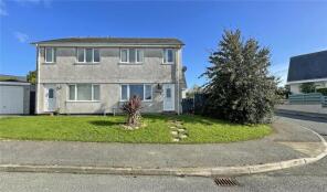 45, Ty'n Rhos Estate, Penysarn LL69 9BZ