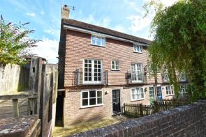 1, Sawyers Row, Hastings TN35 4AF