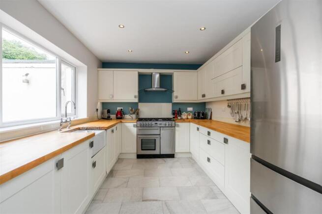 19 Aspley Heath Lane_11.jpg