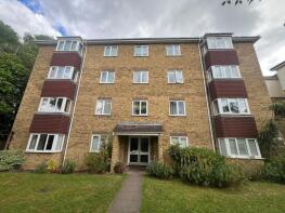 Flat 11, 32 Trevallyn Lodge, Galsworthy Road, Kingston Upon Thames KT2 7AS