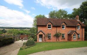 Shannonwood, Rotten Row Hill, Tutts Clump, Reading RG7 6JU