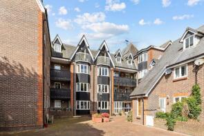 Flat 14, St Thomas' Court, Cliffe High Street, Lewes BN7 2AW