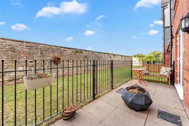 Thornfield House, Brentry Balcony.jpg