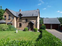 10, Meadow Side, Llanspyddid, Brecon LD3 8PJ