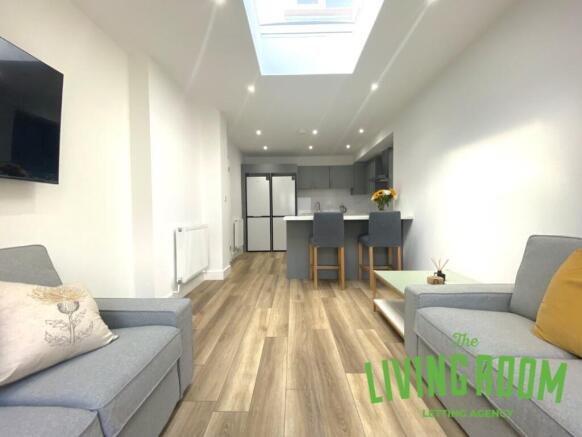 2 Kitchen lounge 2