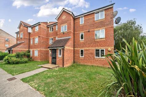 Cherry Blossom Close, Palmers Green, London, UK, N13 6BQ