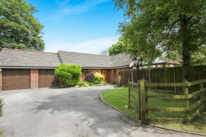 Sunny Hollow, Riverside Close, Salisbury SP2 0PX