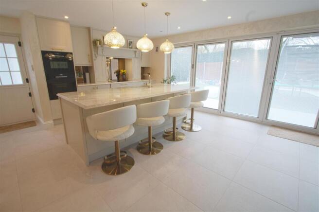 KITCHEN2.jpg