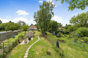 52, Reading Road, Finchampstead RG40 4RA