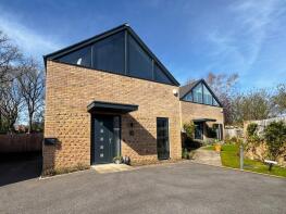 2, Violet Close, Broadstone BH18 8FA