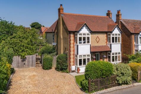 32 Dollicott, Haddenham, HP17
