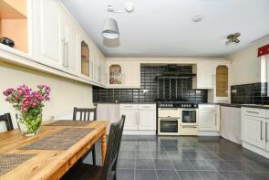 12, Crawford Close, Freshbrook, Swindon SN5 8PT