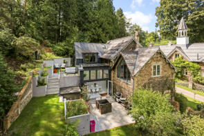 Upper Coach House, Farnham Road, Tilford, Farnham GU10 2AT