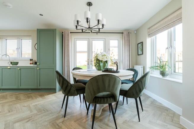 Family-friendly kitchen/dining area