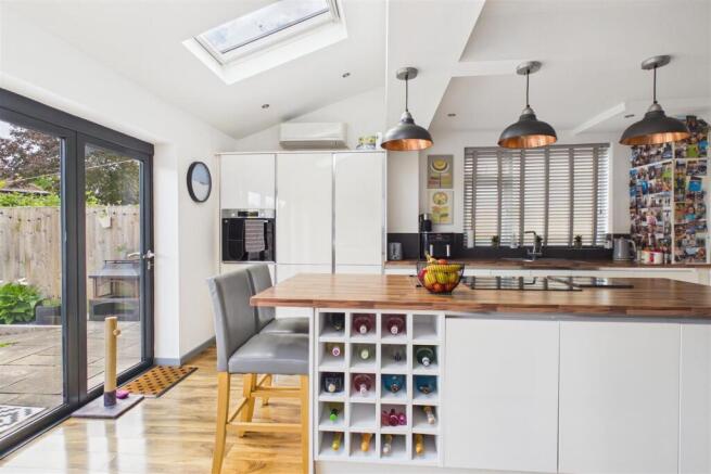 Kitchen 3.jpg