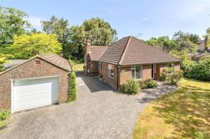 Chenies, Oak Grange Road, West Clandon GU4 7UB