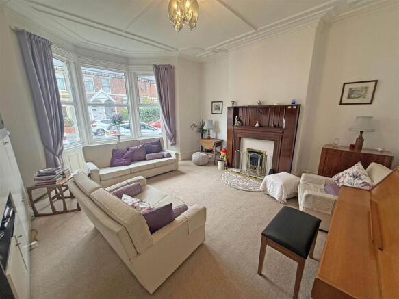 Living room 2.jpg