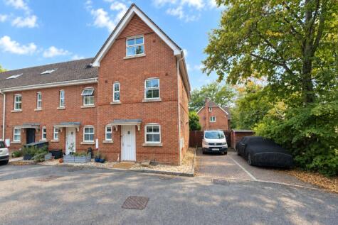 Hams Corner, Sherfield-on-Loddon, Hook, Hampshire, RG27