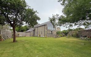 Clynnog House, Road From A499 To St Beuno's Church, Caernarfon LL54 5PE