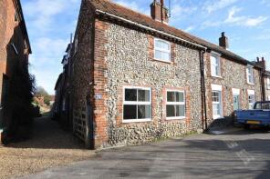 24 Almonds, Back Street, Fakenham NR21 9PG