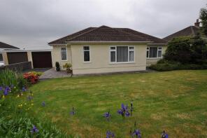Erw Las, Ffynnongain Lane, Pwll Trap, Carmarthen SA33 4AS