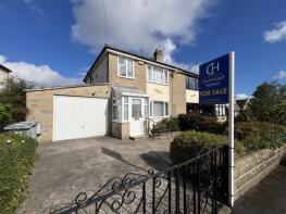 4, St Andrew's Crescent, Oakenshaw, Bradford BD12 7EL