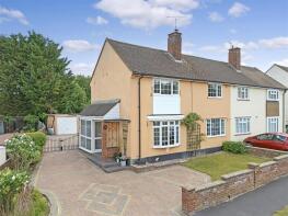 81, Parkfields, Roydon, Harlow CM19 5JA