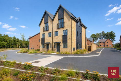 Pilgrims Lane, Buckler's Park, Crowthorne, Berkshire RG45 6XG