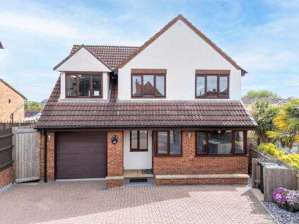 Wellingborough Road, Rushden, NN10 9YN