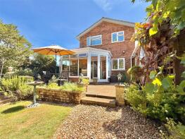 9, Lake Close, Buckingham MK18 3LS