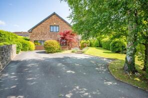 1 The Willows, Court Newydd, Crickhowell NP8 1AQ