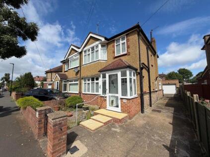Hayling Avenue, Feltham, TW13