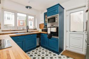 32, Coleridge Road, Exeter EX2 9BZ