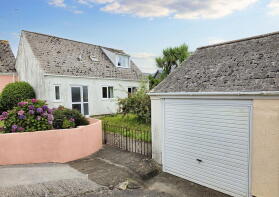 3, Gratton Close, Stoke Fleming TQ6 0RB