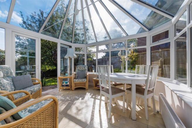 Spacious Conservatory