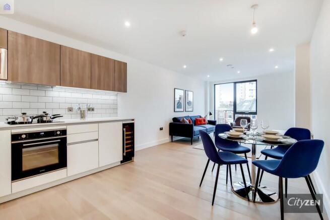 KITCHEN/DINING AREA