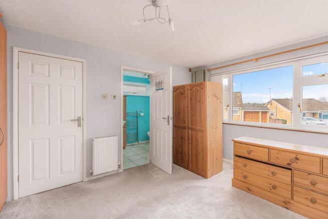 13 Wesley Drive, Banbury-25.jpg
