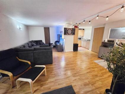 Queens Road, Nottingham, NG2 3BX