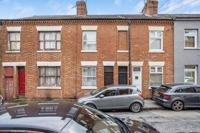 2 Bedroom Mid-Terraced House on Chandos Street