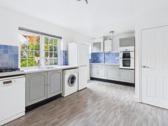 Kitchen / Dining Rm