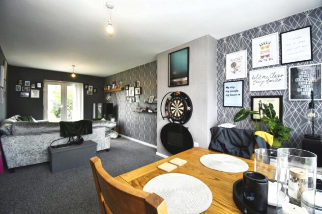 Lounge/Dining Room