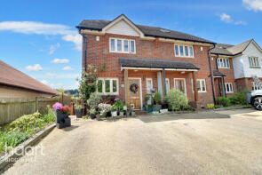 1, Bassetts, Westerham TN16 2DE